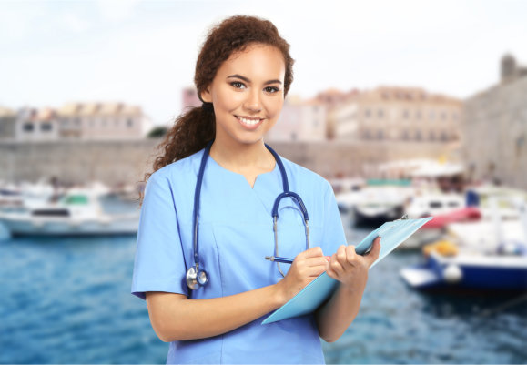 working-as-a-traveling-nurse-pros-and-cons